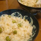 冷凍グリンピースでも美味い豆ごはん